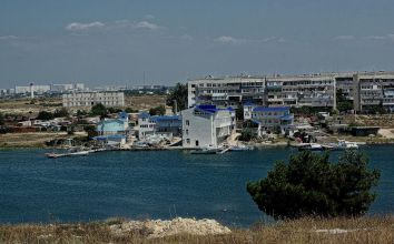 Участок в бухте Казачьей ул. Военных Строителей,  10 соток + 1-ая линия от дороги